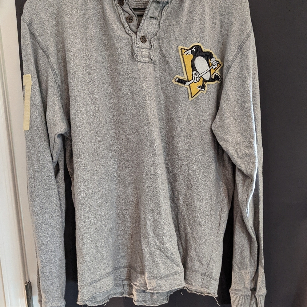 Red Jacket Pittsburgh Penguins LS henley shirt large